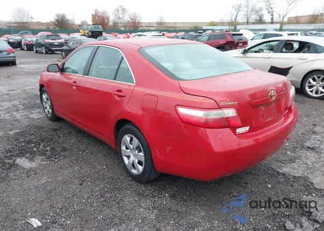 2007 Toyota Camry Le z USA, uszkodzony, nr VIN 4T1BE46K37U144277
